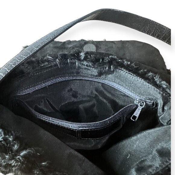 Black Curly Lamb Fur Handbag, Flap,‎ Lizard Print Leather handle. - Picture 8 of 9